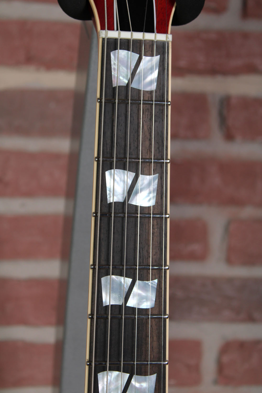 USA Eclipse Open  Grain Amber Cherry Sunburst